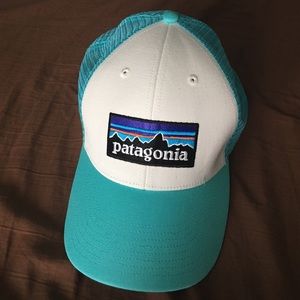 Patagonia trucker hat worn once