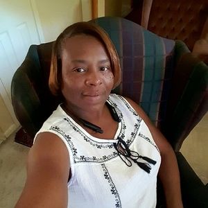 Meet your Posher, Cassandra