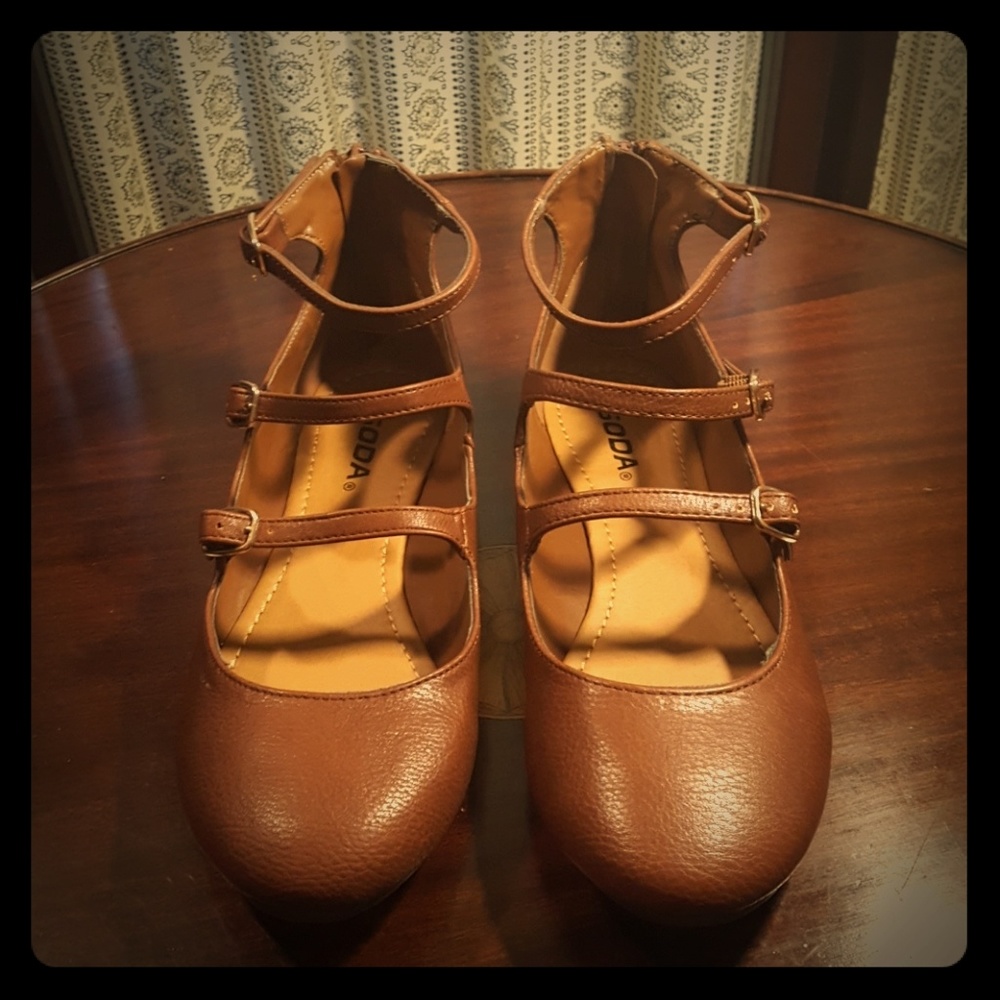 *NEW IN BOX* Mary Jane brown flats by SODA
