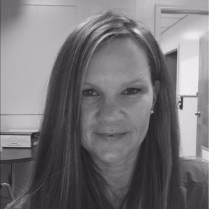 Meet your Posher, Lorie