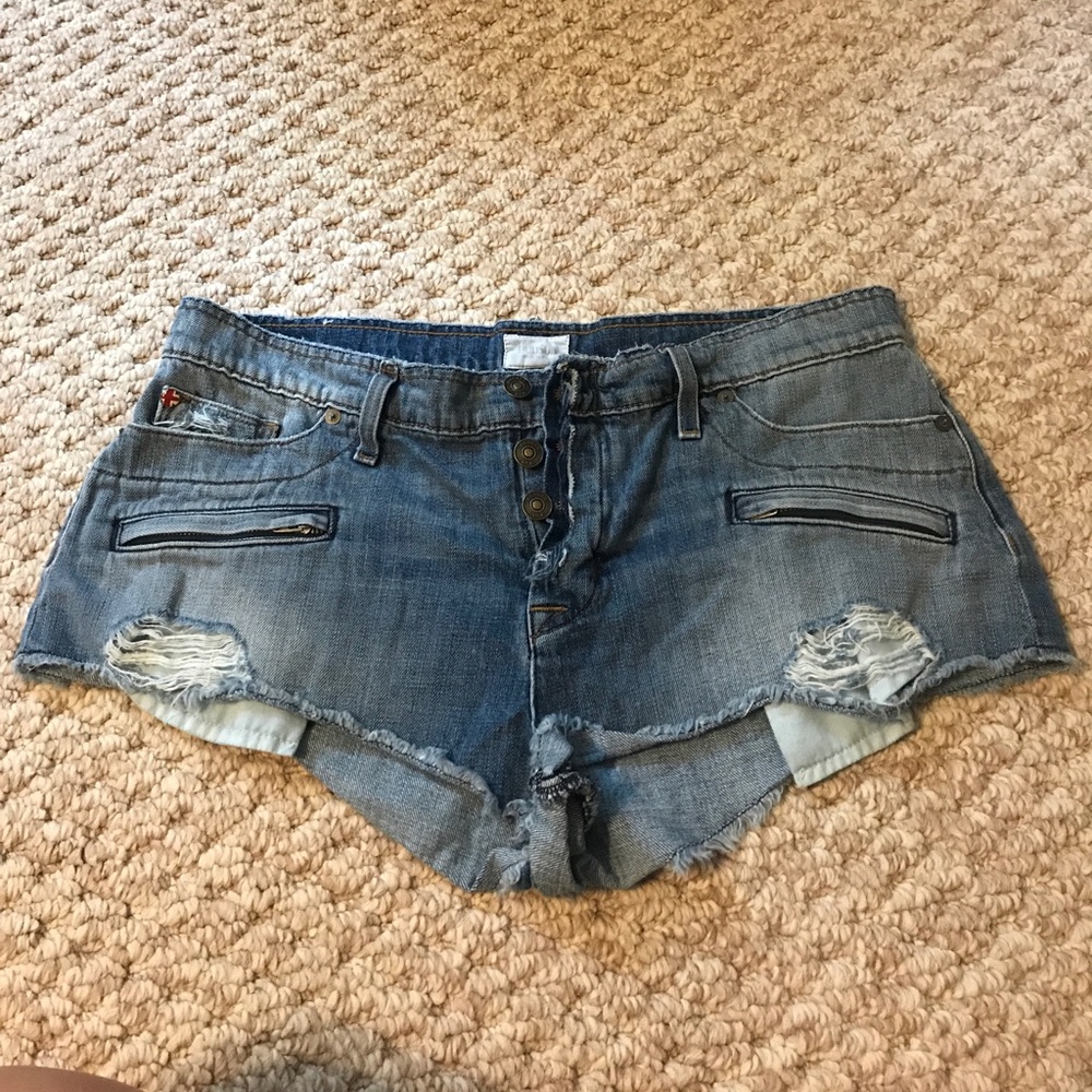 Hudson Jeans Distressed -sue cut off-size 31