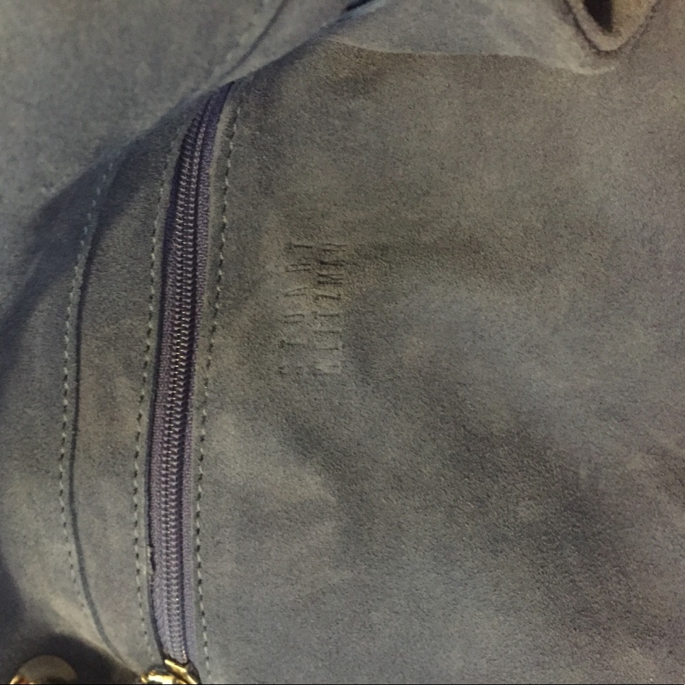 Beautiful Cornflower Blue Stuart Weitzman Purse - image 2