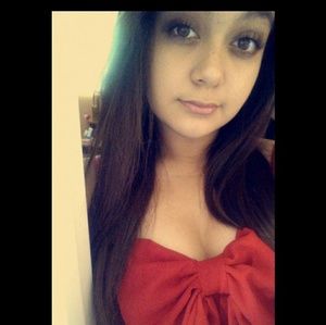 Meet your Posher, Laura