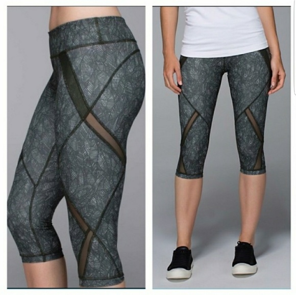 lululemon athletica Pants - Lululemon cool to street crop size 4