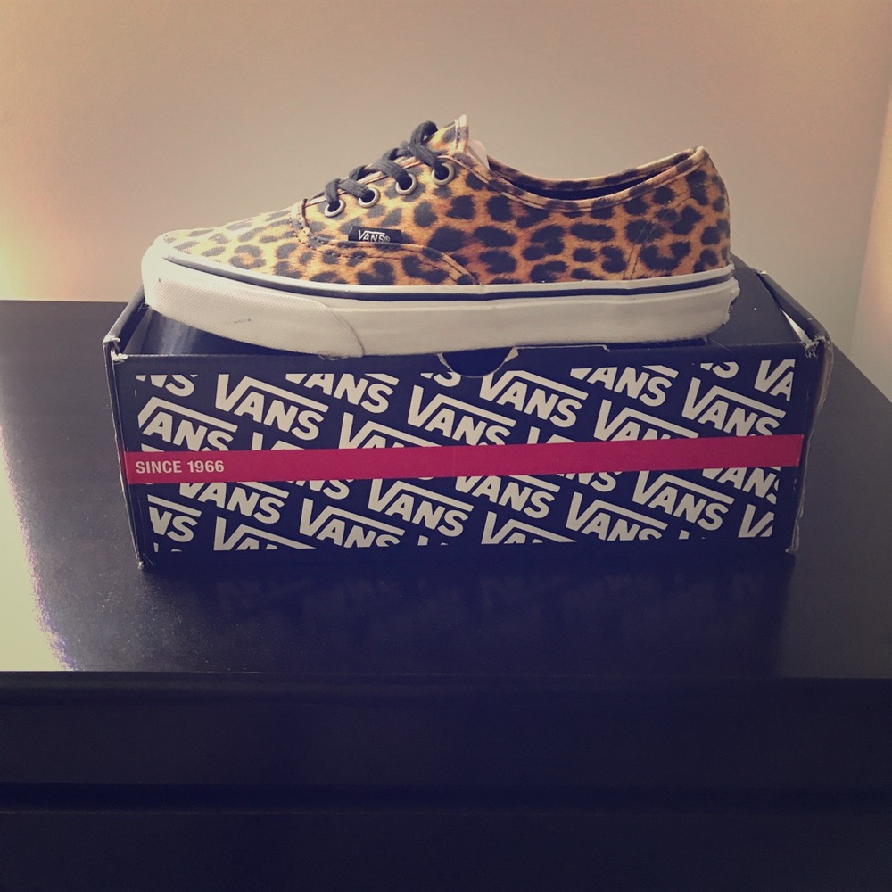 Leopard Vans
