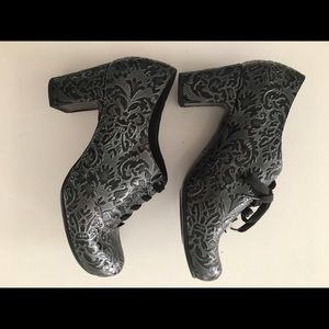 Never worn, look also like Fluevog