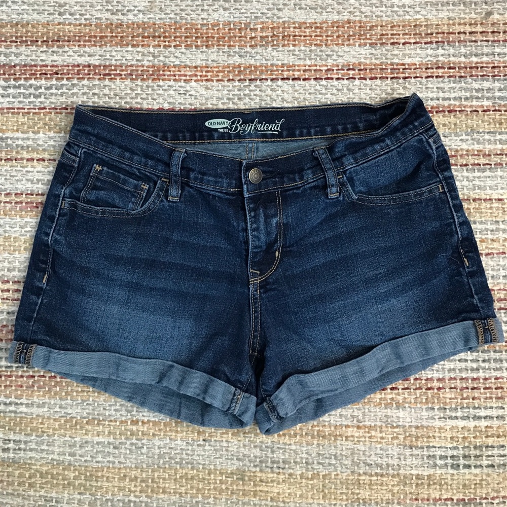 Old Navy Boyfriend cuffed denim shorts, size 6