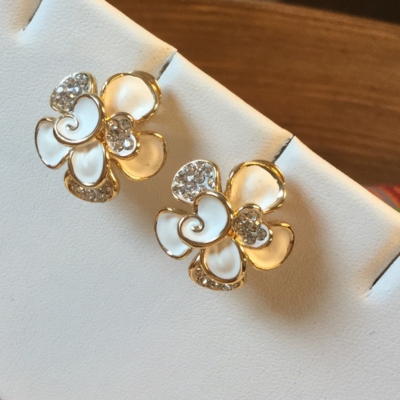Jewelry - Flowers earrings CZirconia 18k Gold Plated