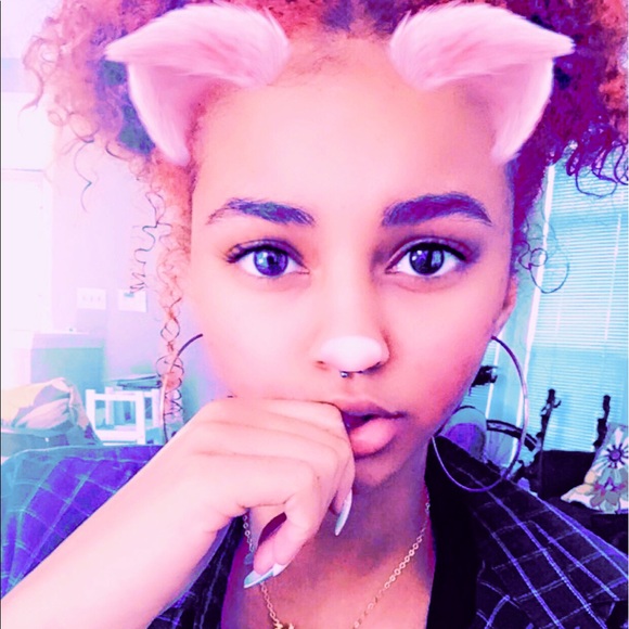 Meet your Posher, Chichi - Picture 1 of 4