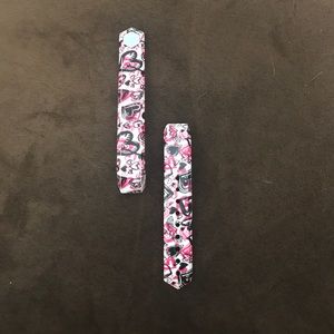 Fitbit Alta Band, black and pink hearts