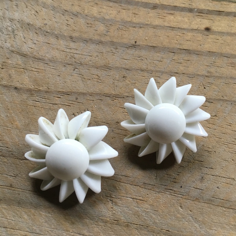 Vintage white classic clip on earrings