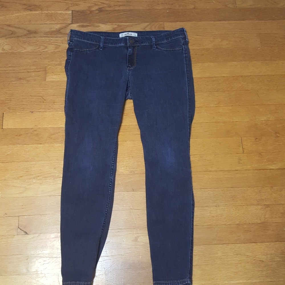 These comfortable Hollister jeans