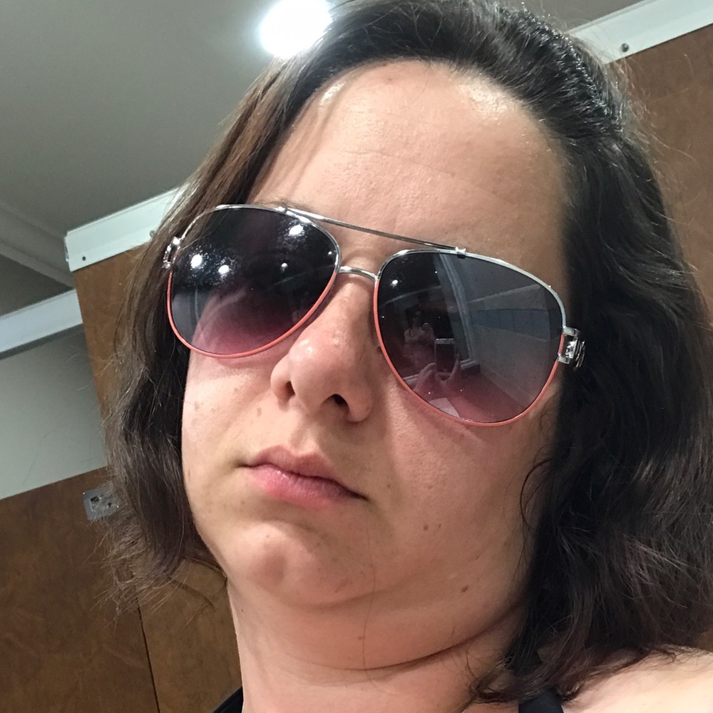 Meet your Posher, Marialena