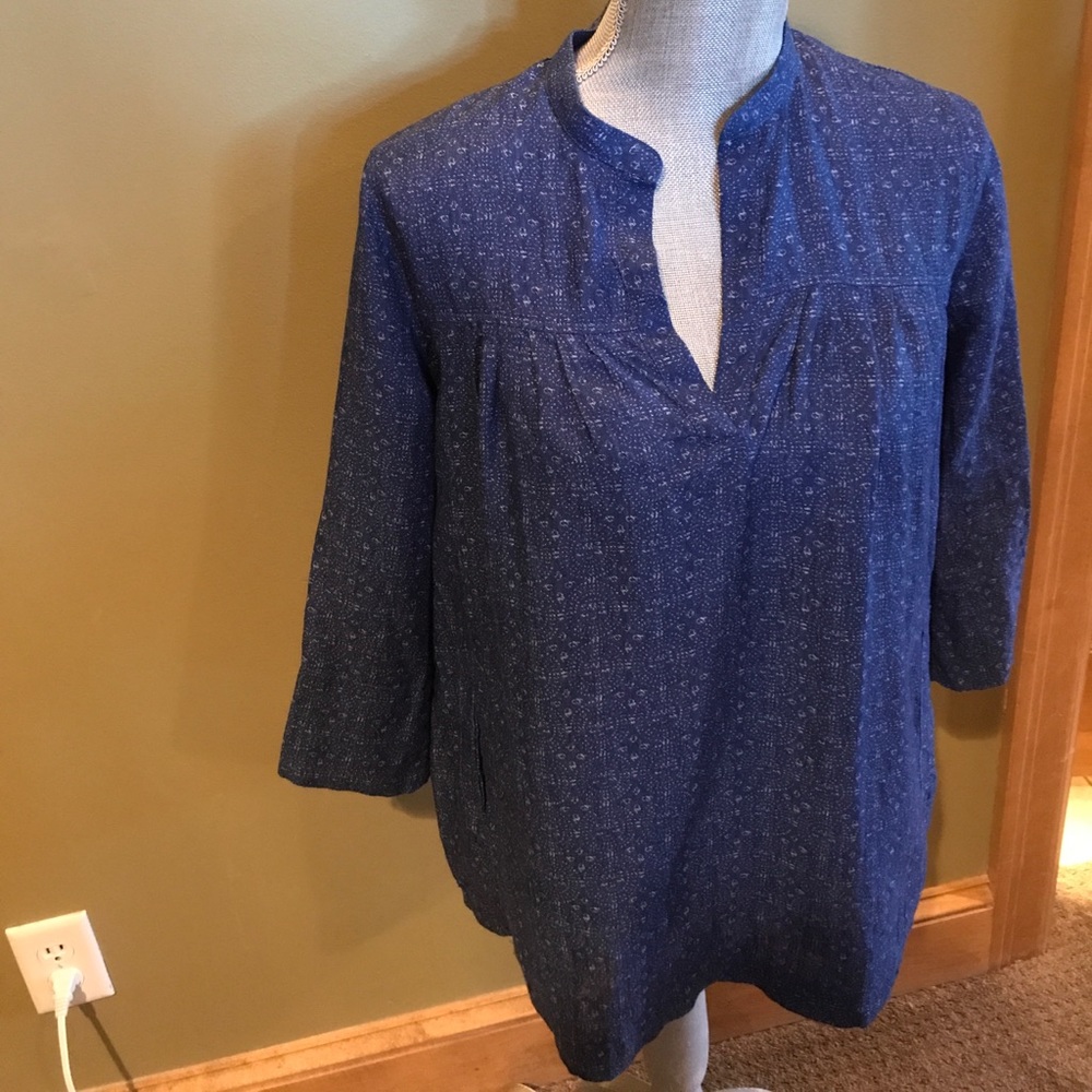 Barneys New York shirt with pockets!