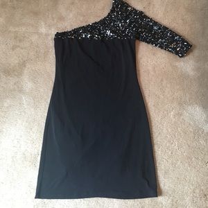 One sleeve black party dress