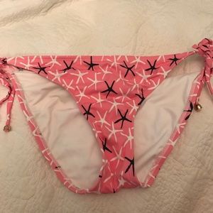 Super cute pink, navy, and white vineyard vines