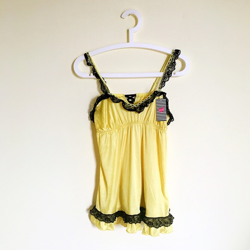 La Miu lace lingerie set with matching panties