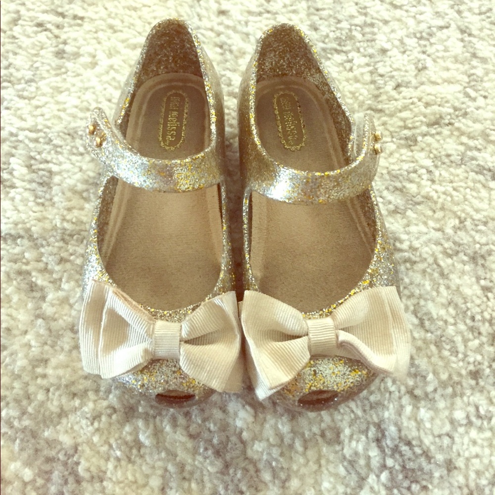 Mini Melissa Gold shoes with bow-Size 8