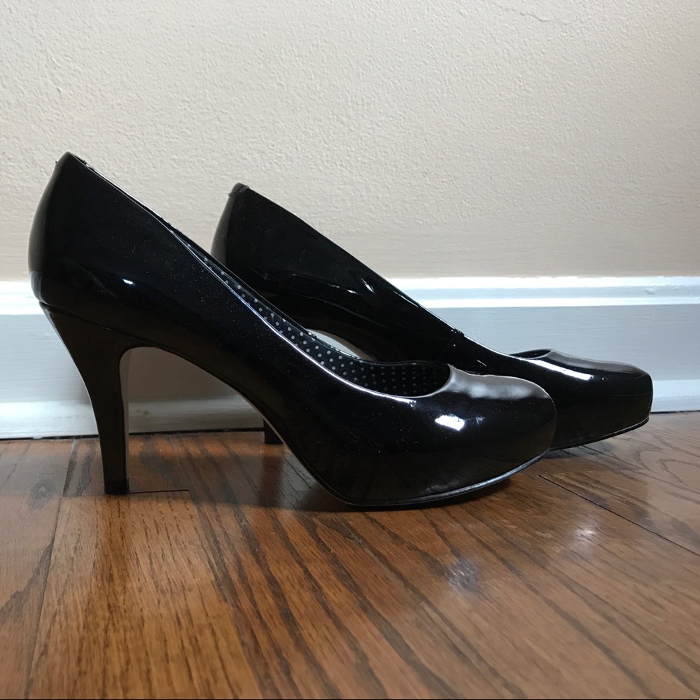 Shiny Black Madden Girl Heel