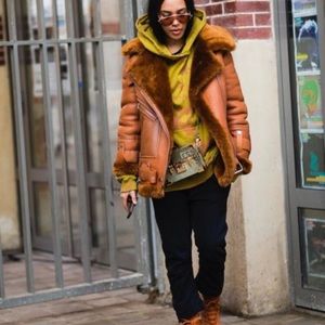 Meet your Posher, Cj