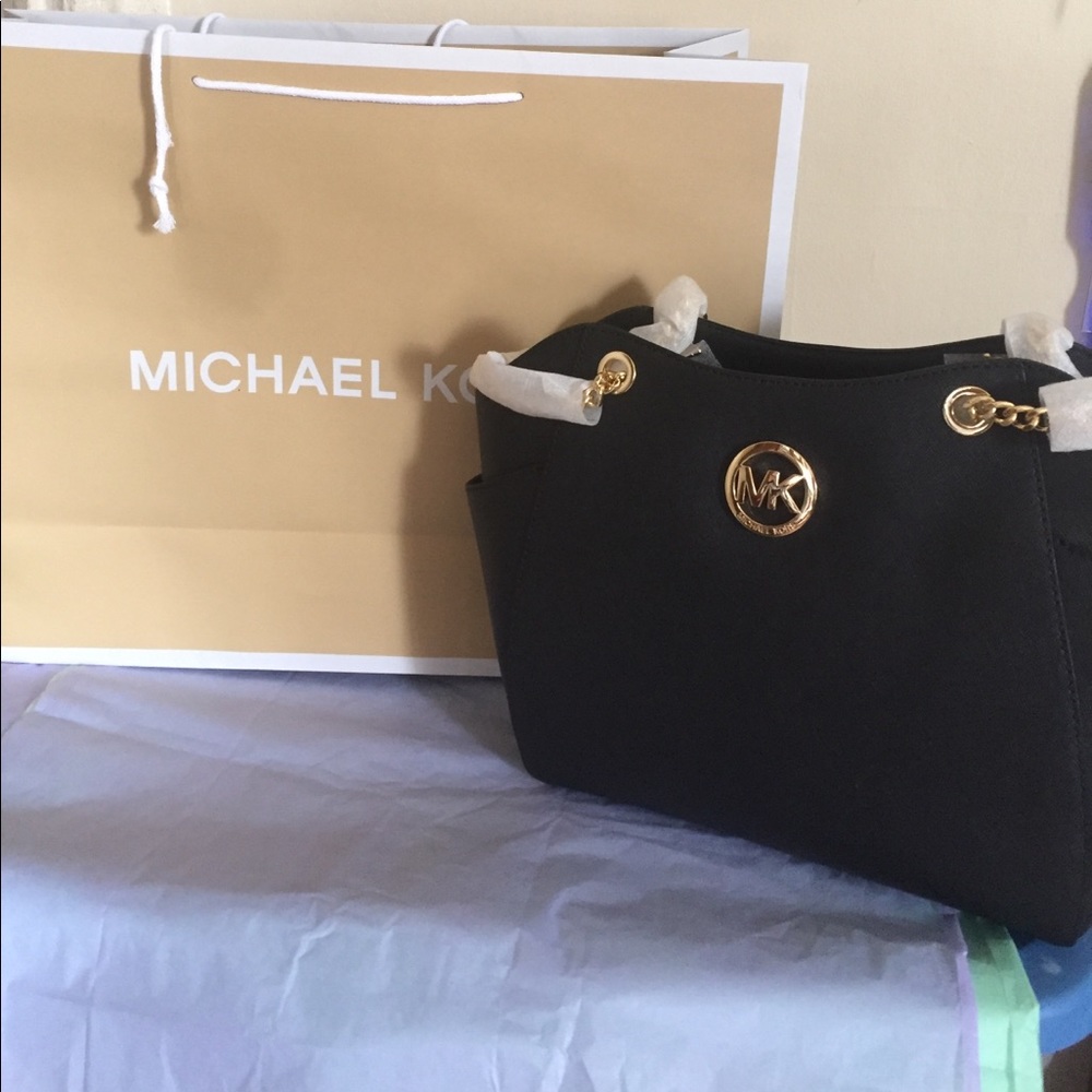 Michael Kors beautiful jet set travel tote! NWT!
