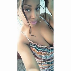 Meet your Posher, Dominique