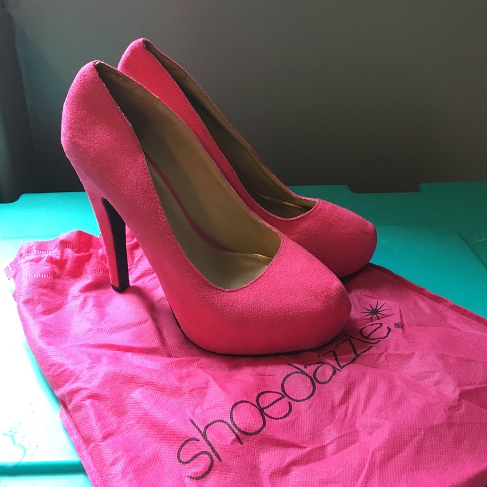 Pink Shoedazzle Pumps