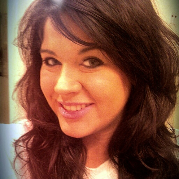 Meet your Posher, Lacy - Picture 2 of 2