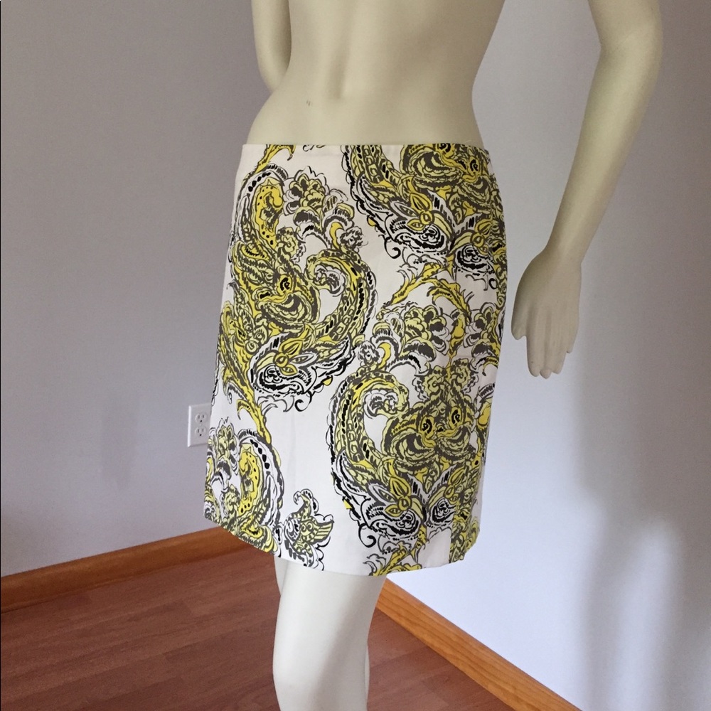 Ann Taylor mini skirt. Sz 8P NWOT+Free gift 🎁