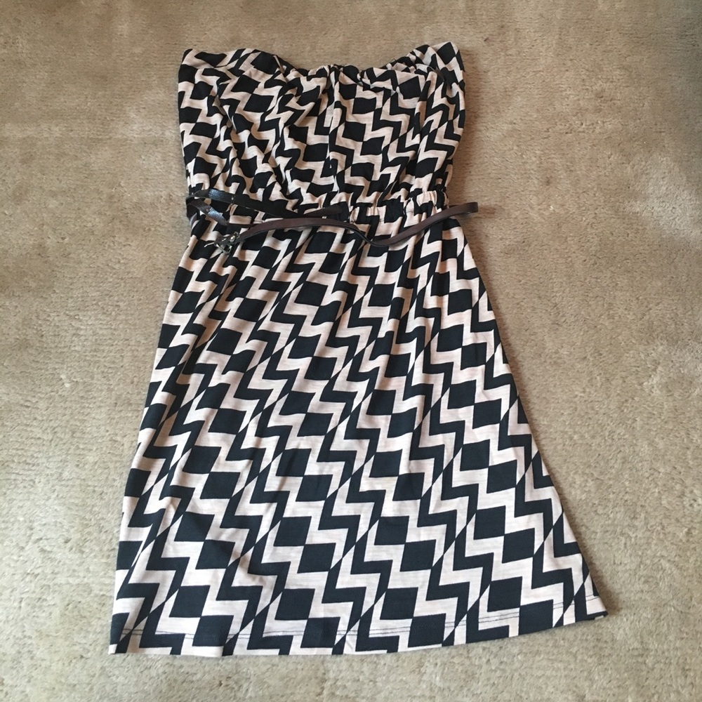 Strapless patterned sundress with built in belt