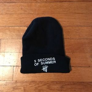 5SOS beanie