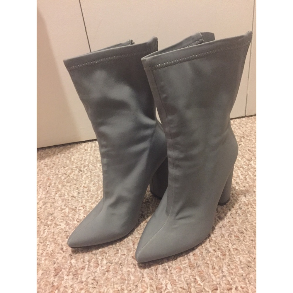 NWOT Araceli Grey Knit Mid-Calf High Heel Booties - Picture 1 of 4