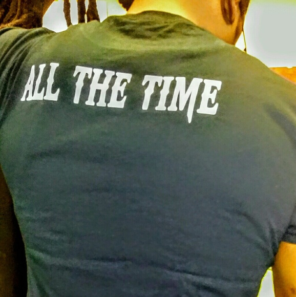 T-shirt - Picture 2 of 3