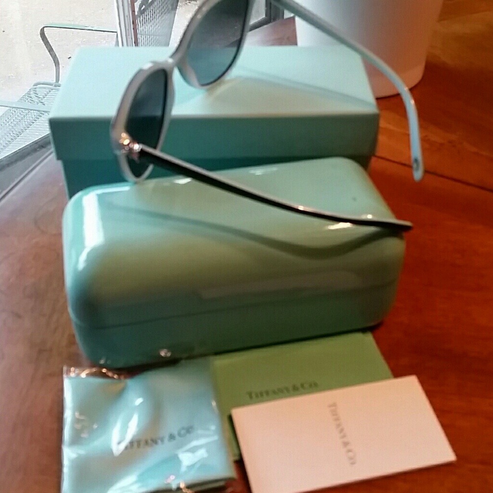 Authentic Tiffany &Co Victoria sunglasses