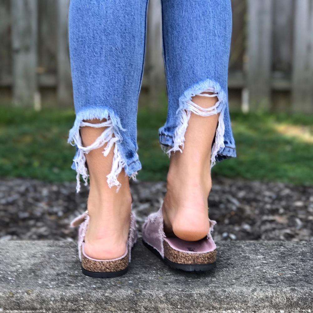 SOLD OUT ! Dusty Pink Flat Birk Sandals - Picture 3 of 8