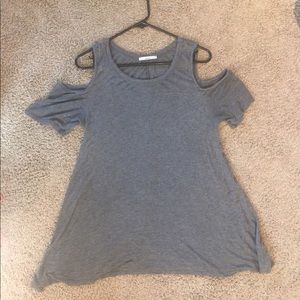 LAST CHANCE! Acemi Gray Cold Shoulder Top