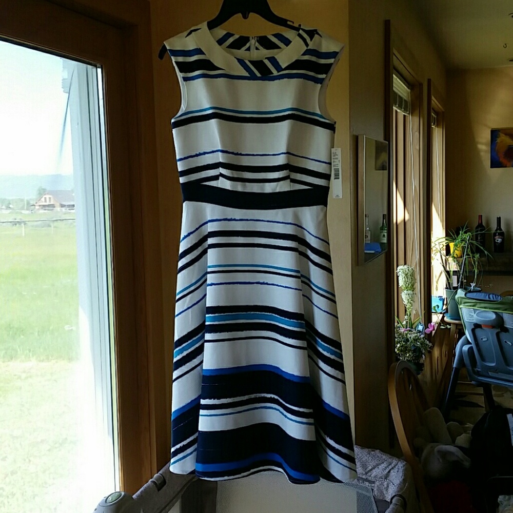 Striped party/wedding/special occasion dress - Picture 3 of 6