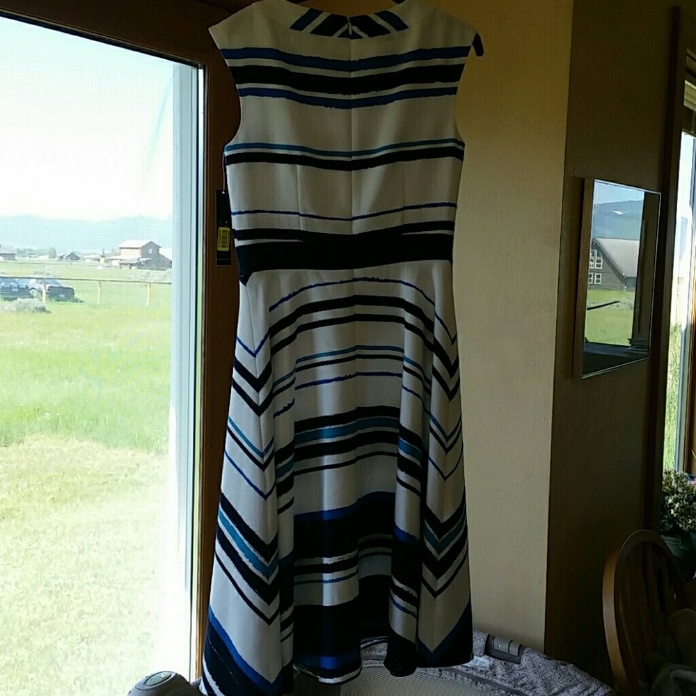 Striped party/wedding/special occasion dress - Picture 5 of 6