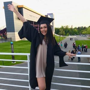 Meet your Posher, Christina