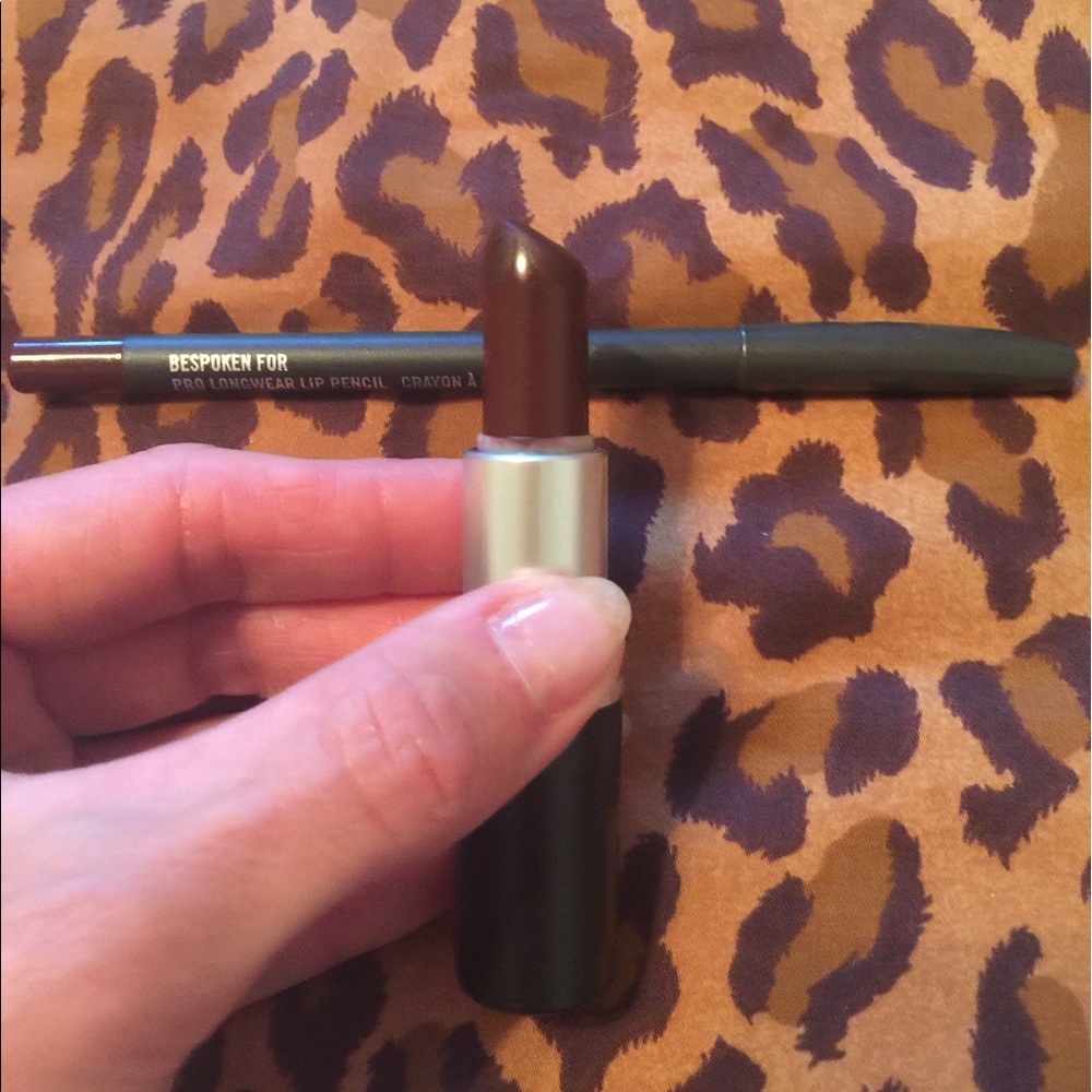 MAC "Living Legend💄 MAC "Bespoken For" liner