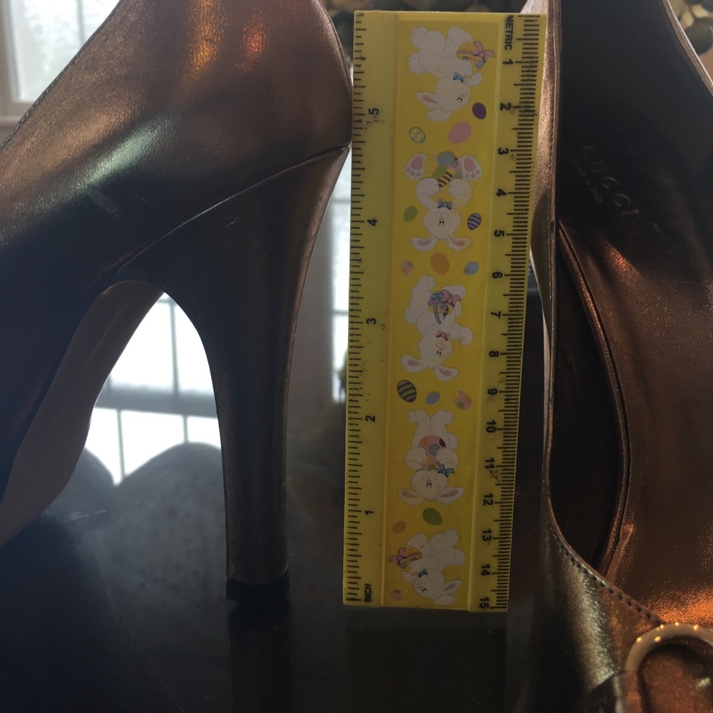 Gucci Gold✨✨✨ - Picture 3 of 8