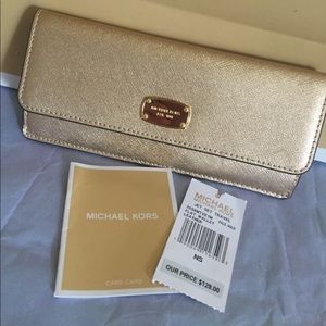 Michael Kors gold leather jet set flat wallet! NWT