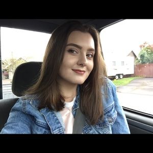 Meet your Posher, Courtney