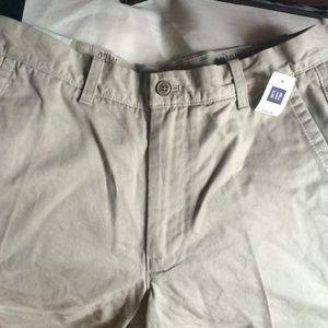 Mens Gap brand new khaki shorts
