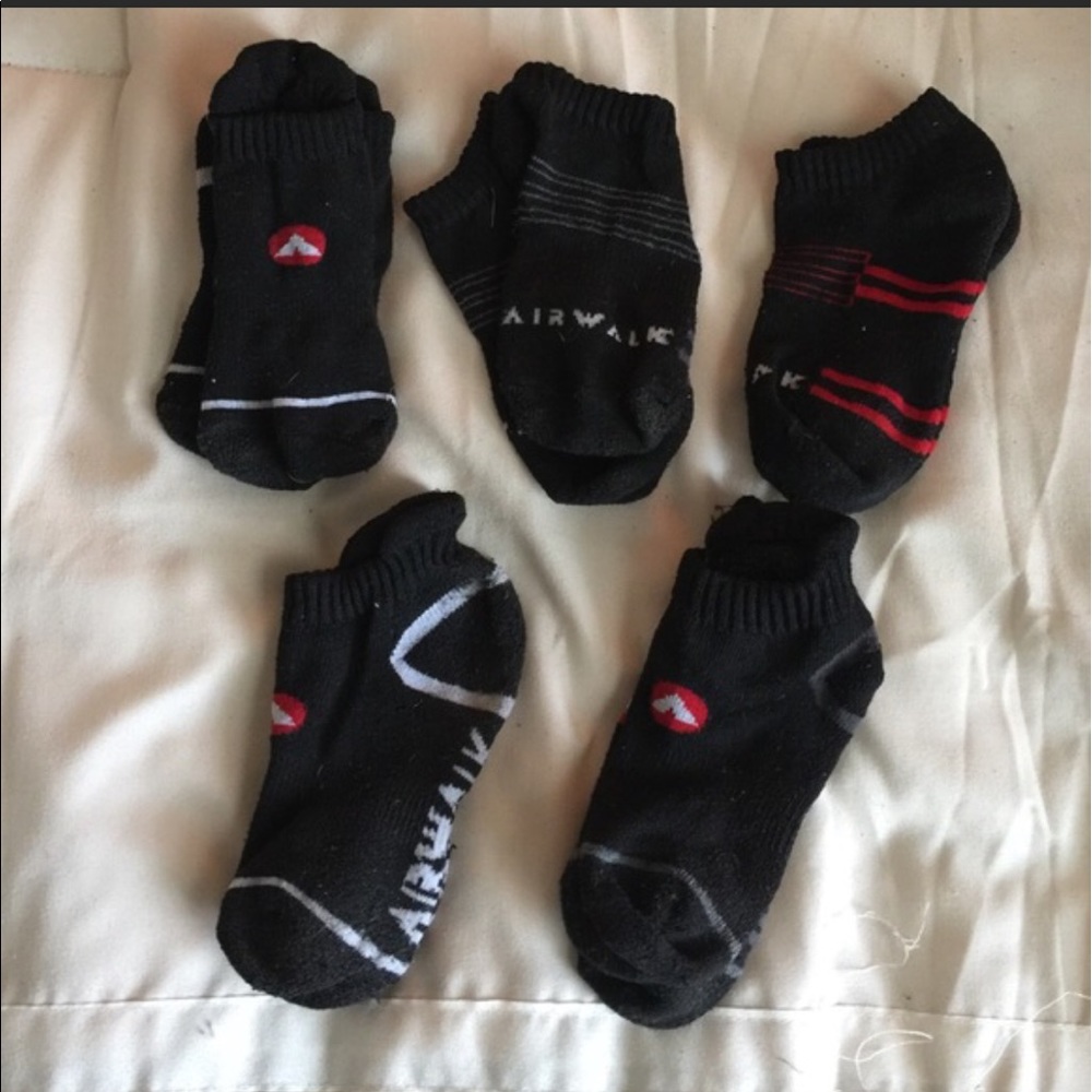Bundle of Airwalk socks used good condition
