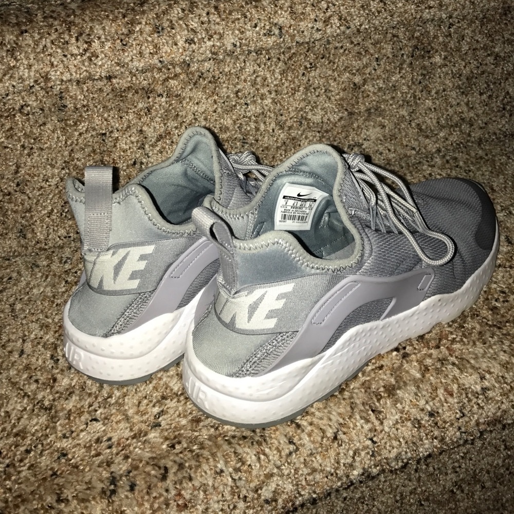 Basically Brand New Nike Air Huaraches