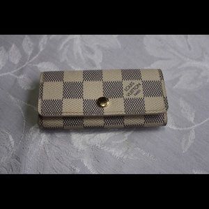 Authentic Louis Vuitton Key Holder