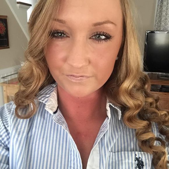 Meet your Posher, Stephanie - Picture 1 of 1