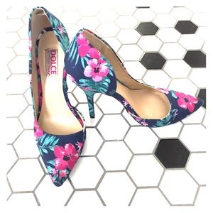 Hawaiian Floral Pump