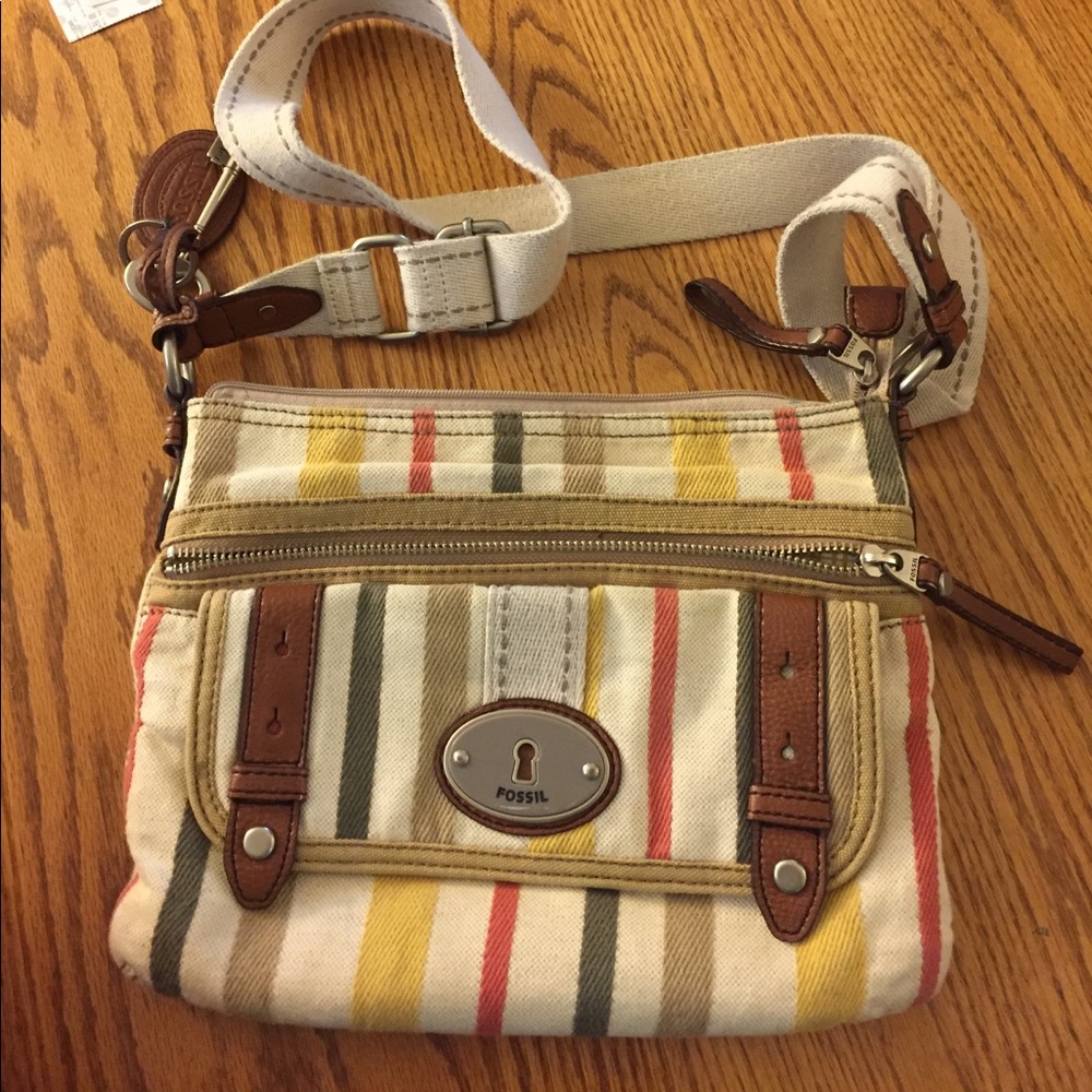 Used, great condition Fossil cross body purse